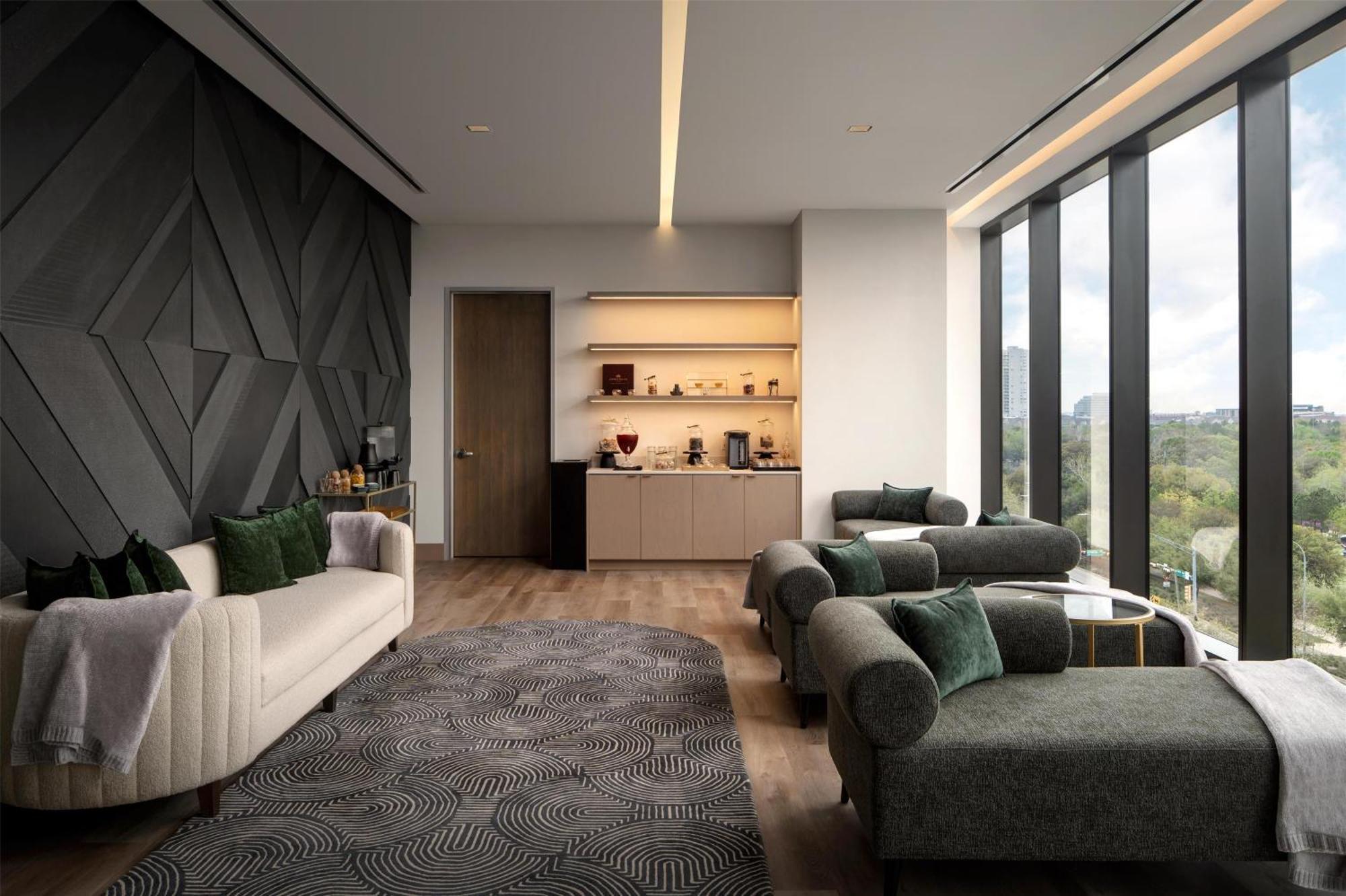 Thompson Houston, By Hyatt Hotel 4*